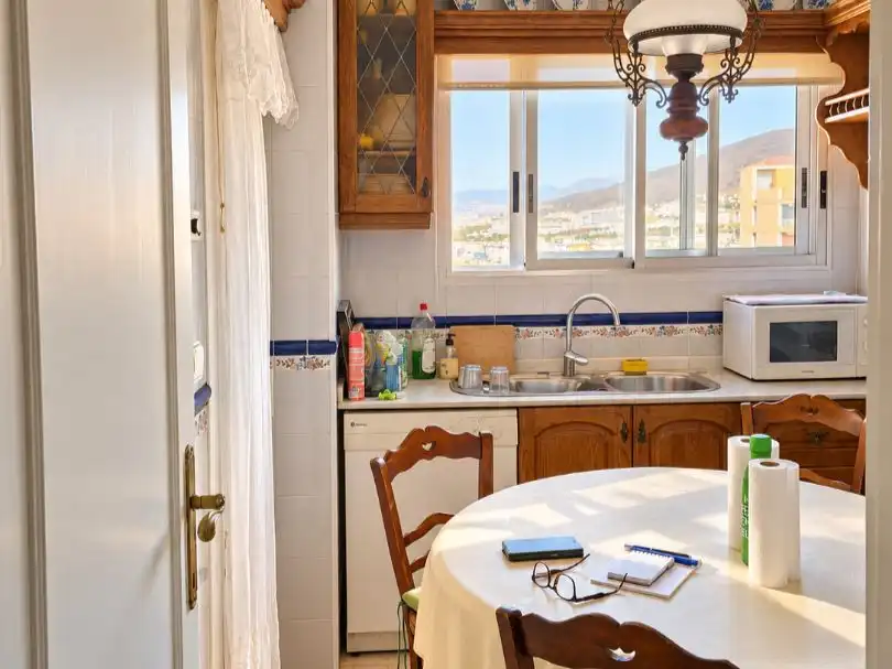 Cuina de Apartament en venda en Benidorm amb Aire condicionat i Terrassa