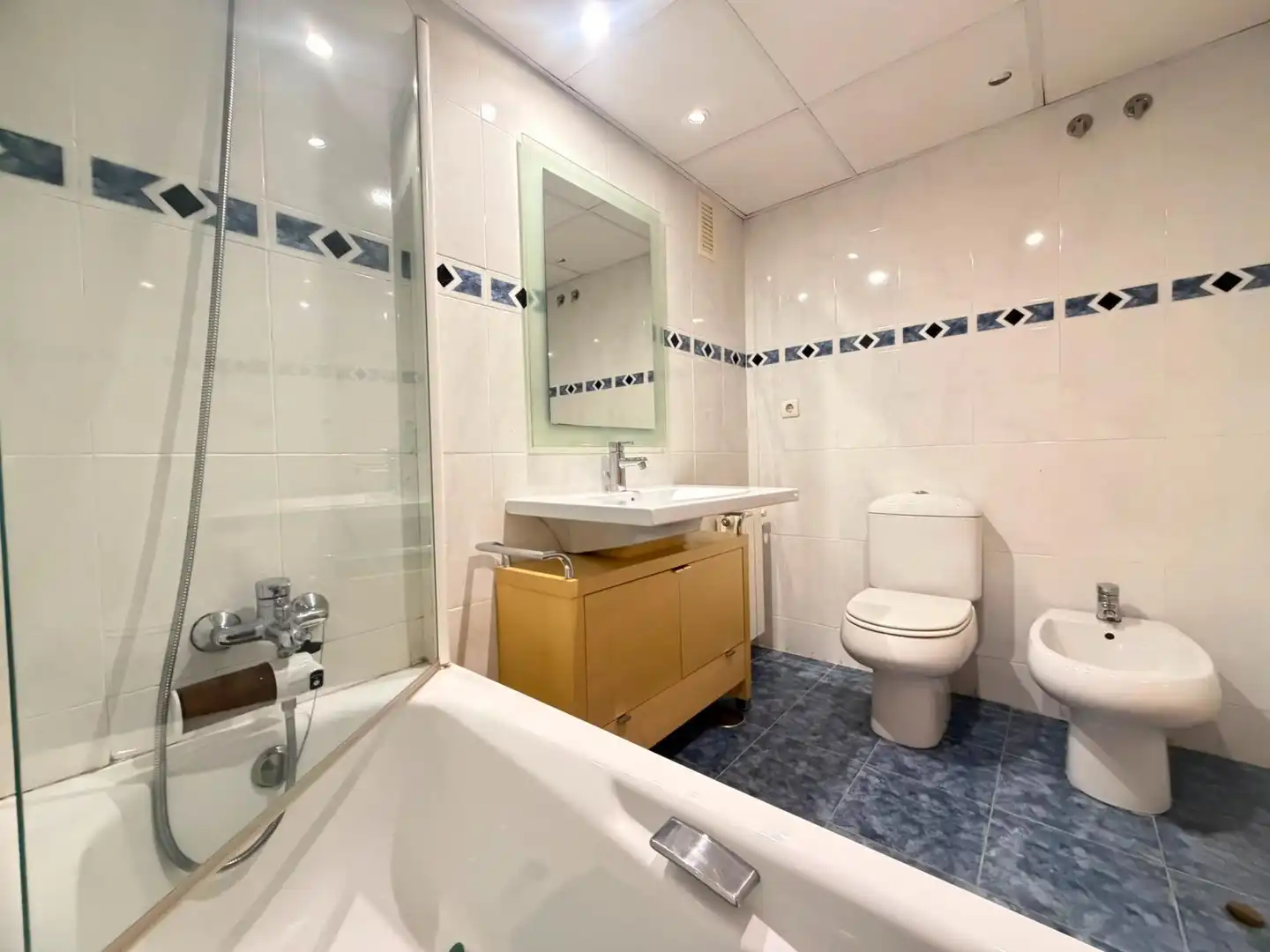 Baño de Dúplex en venta en Alicante / Alacant con Aire acondicionado, Calefacción y Terraza