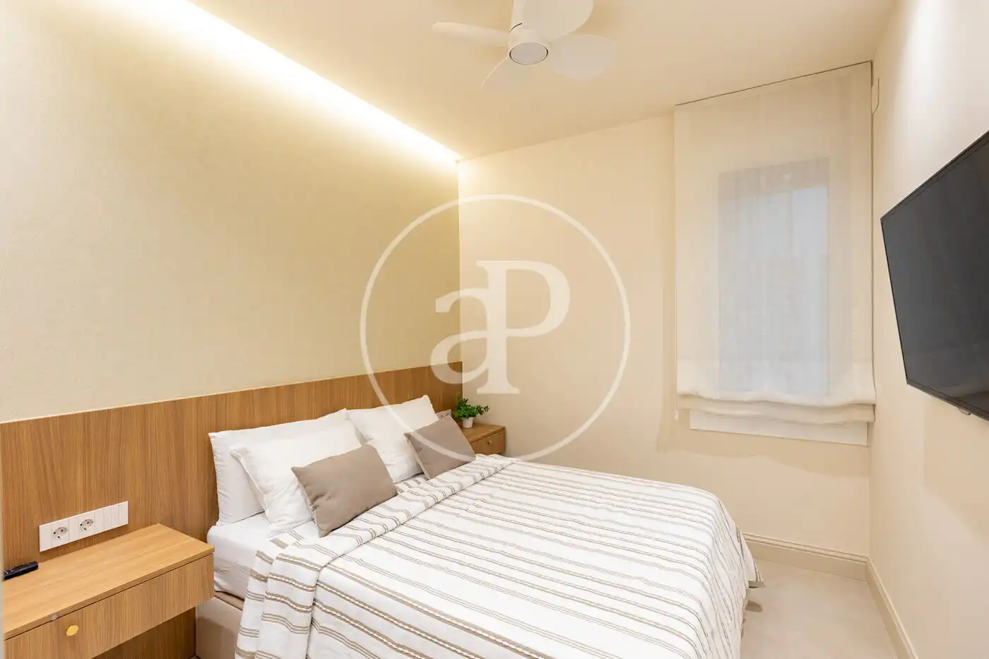 Bedroom of Flat for sale in Barcelona  with Air Conditioner, Heating and Furnished