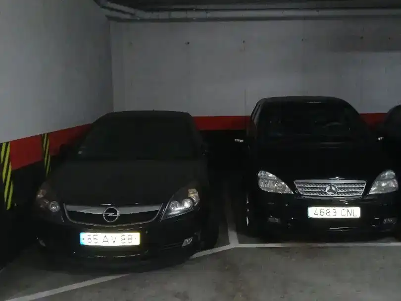 Aparcament de Pis en venda en Oviedo 
