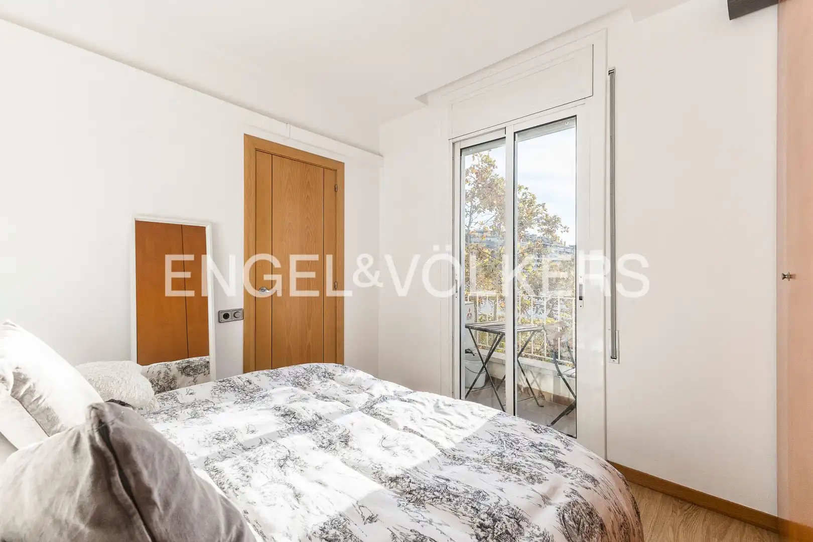 Habitación de Piso en venta en Barcelona con Aire acondicionado, Calefacción y Balcón