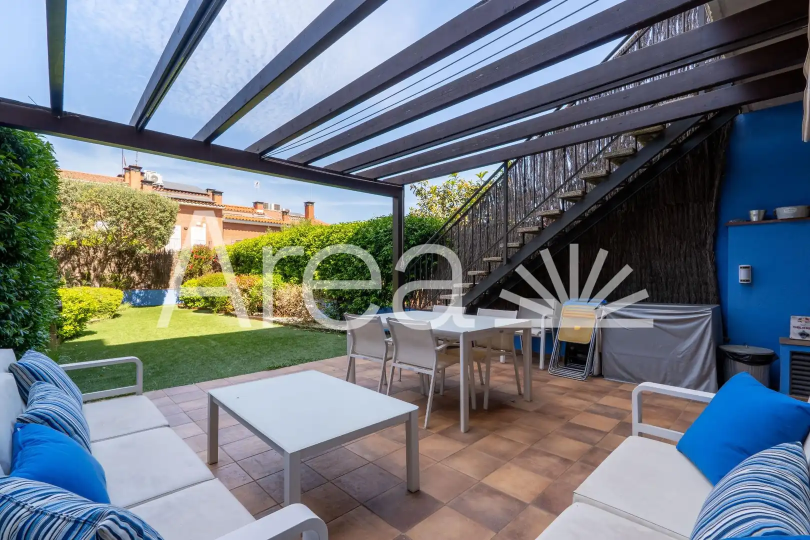 Terraza de Casa adosada en venta en Mataró con Aire acondicionado, Calefacción y Jardín privado