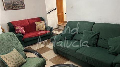 Foto 2 de Casa adosada en venta en Castillo de Locubín, Jaén