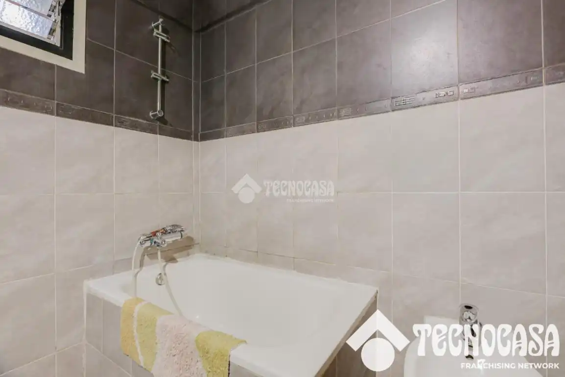 Baño de Piso en venta en Viladecans con Trastero y Balcón