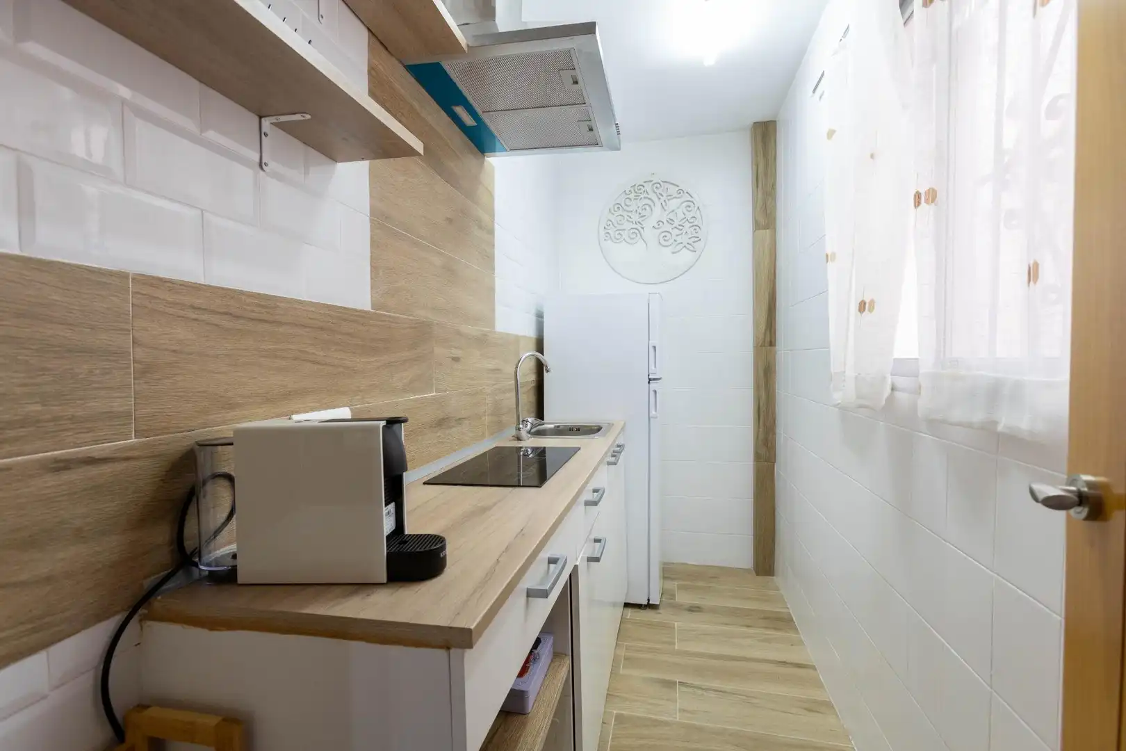 Cocina de Apartamento en venta en Torremolinos con Jardín privado, Terraza y Piscina comunitaria
