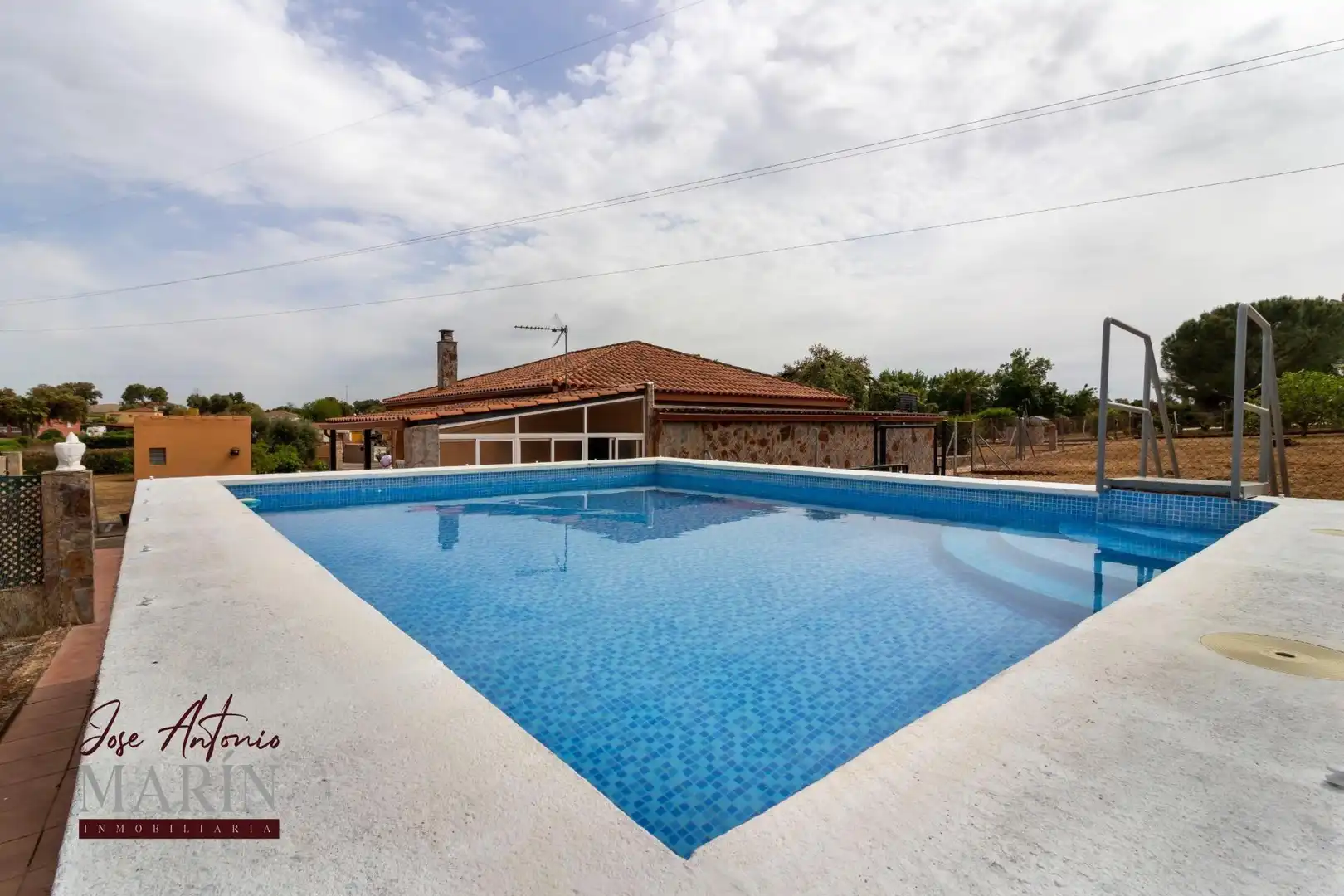 Piscina de Casa o chalet en venta en Badajoz con Aire acondicionado, Jardín privado y Piscina