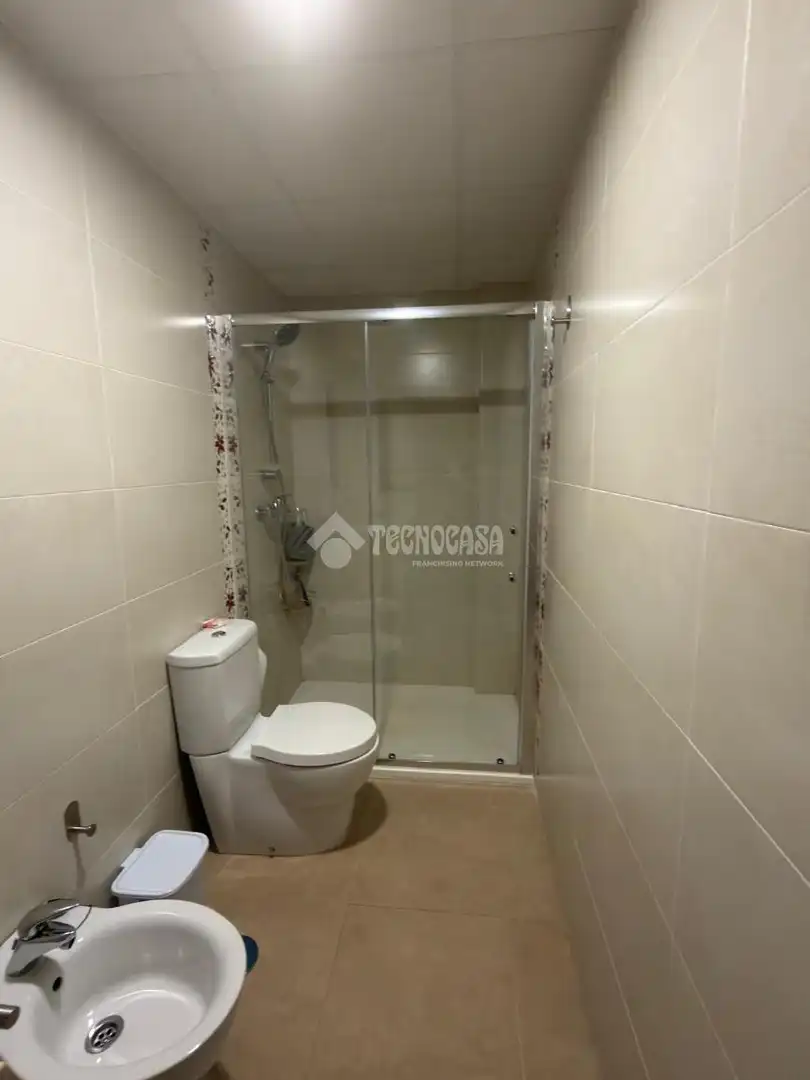 Baño de Casa adosada de alquiler en Barrio de la Vega