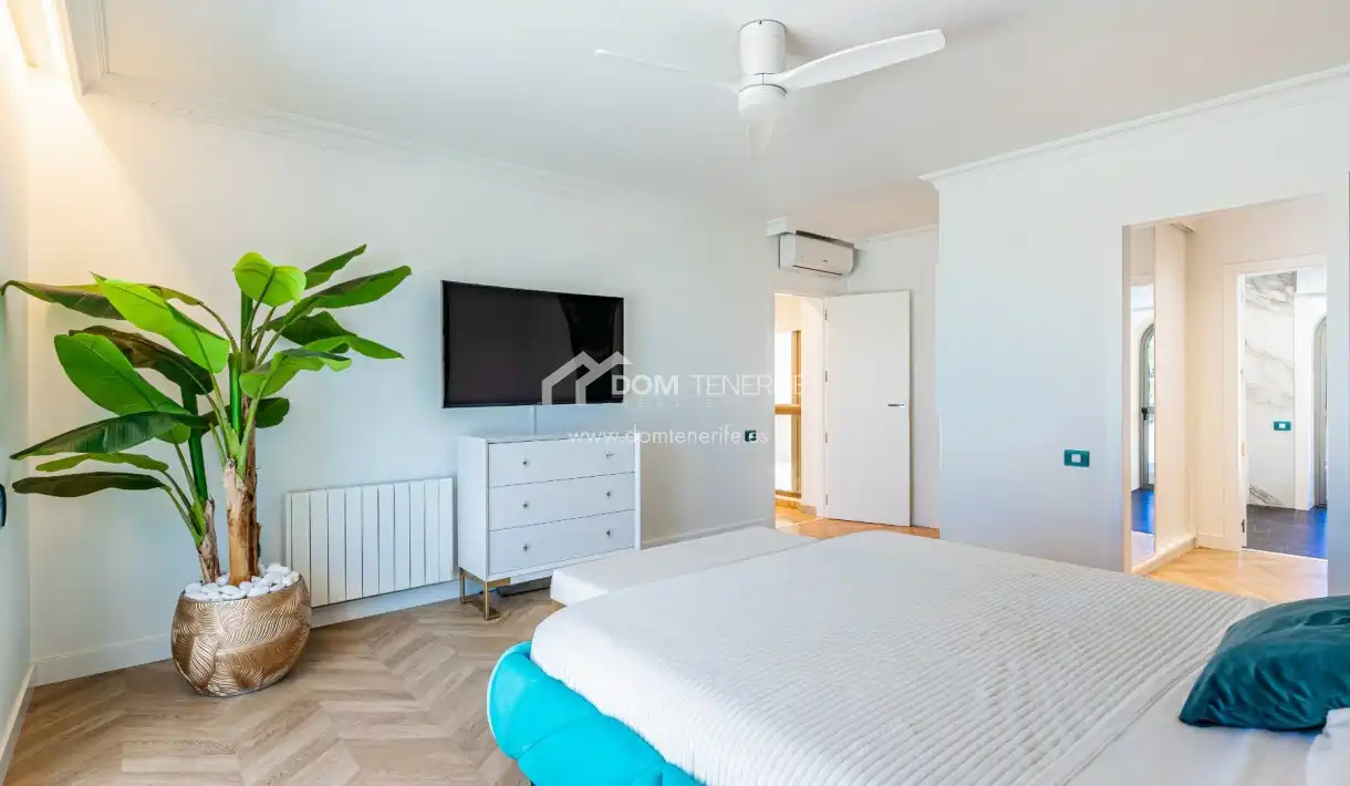 Habitación de Casa o chalet en venta en Adeje con Jardín privado, Terraza y Trastero