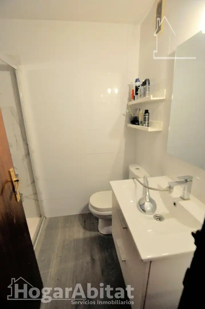 Baño de Piso en venta en Xirivella con Aire acondicionado, Trastero y Balcón