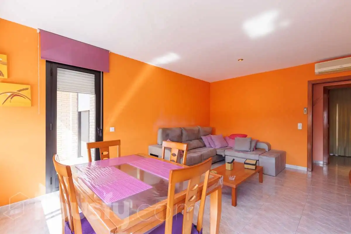 Sala d'estar de Pis en venda en Tortosa amb Aire condicionat, Terrassa i Traster