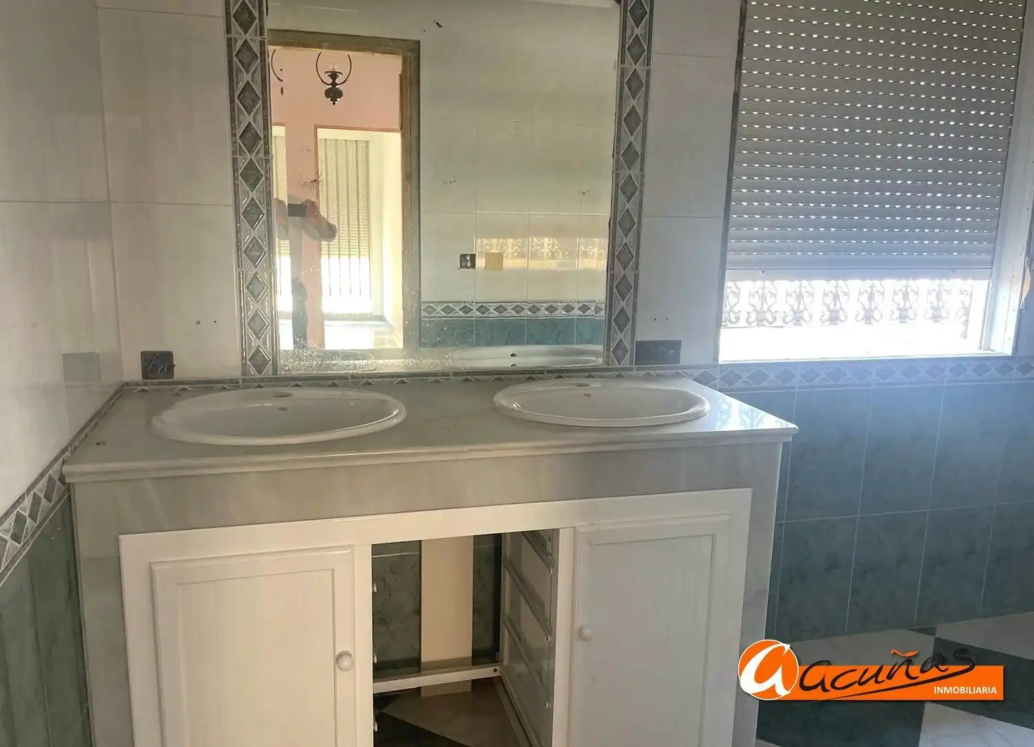 Baño de Casa adosada en venta en Gilena con Terraza y Trastero