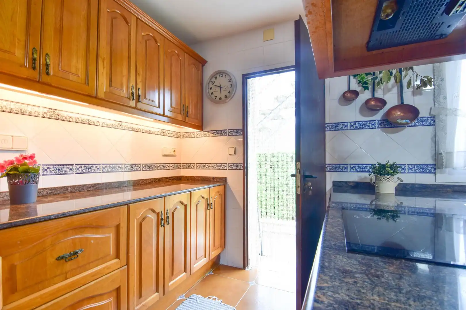 Cuina de Casa o xalet en venda en Torrent amb Aire condicionat, Jardí privat i Terrassa