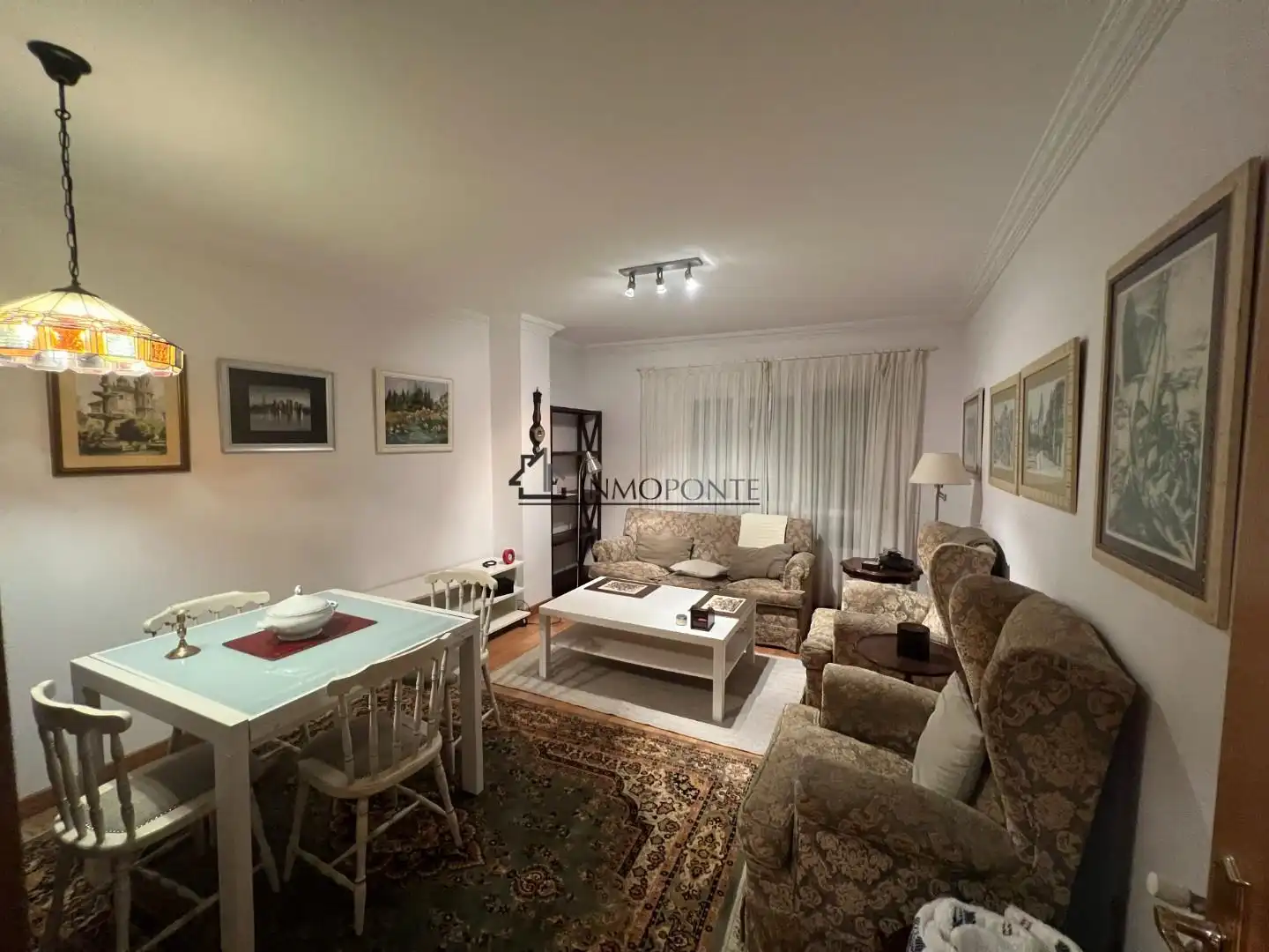 Wohnzimmer von Wohnung zur Miete in Poio mit Heizung, Ofen und Waschmaschine