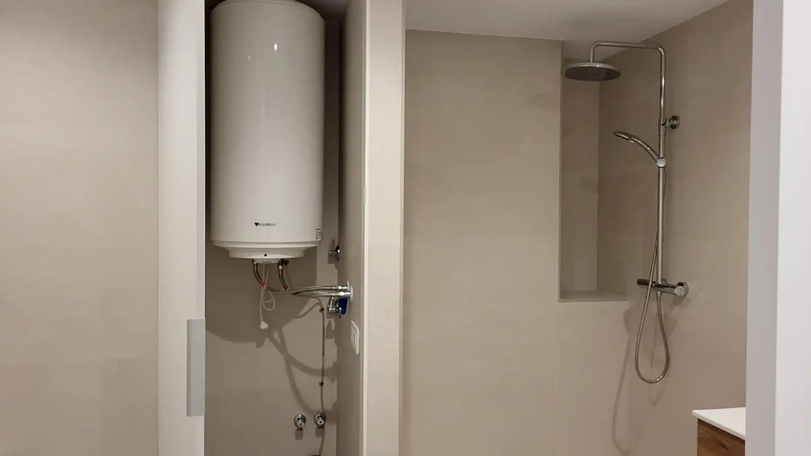 Bathroom of Ground floor for sale in Sabadell  with Air Conditioner and Heating