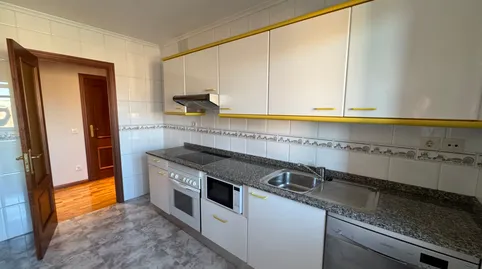 Foto 2 von Wohnung zum Verkauf in Calle la Estrecha, 30, HUCA - La Cadellada, Oviedo