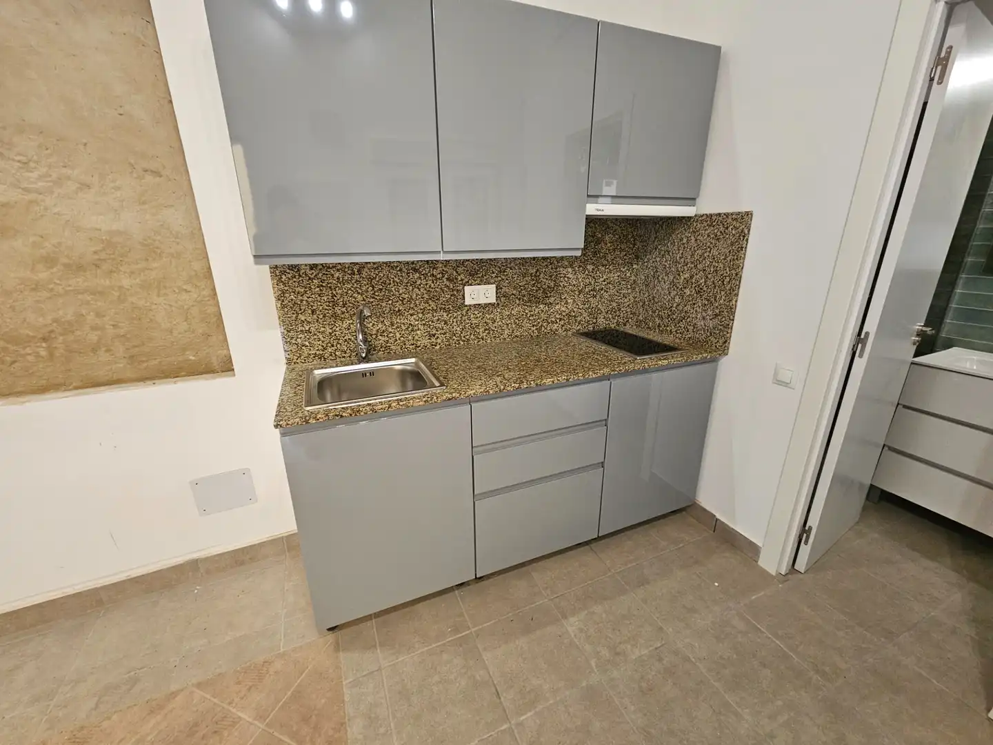 Room in Calle de los Mozos, Cabanillas de la Sierra