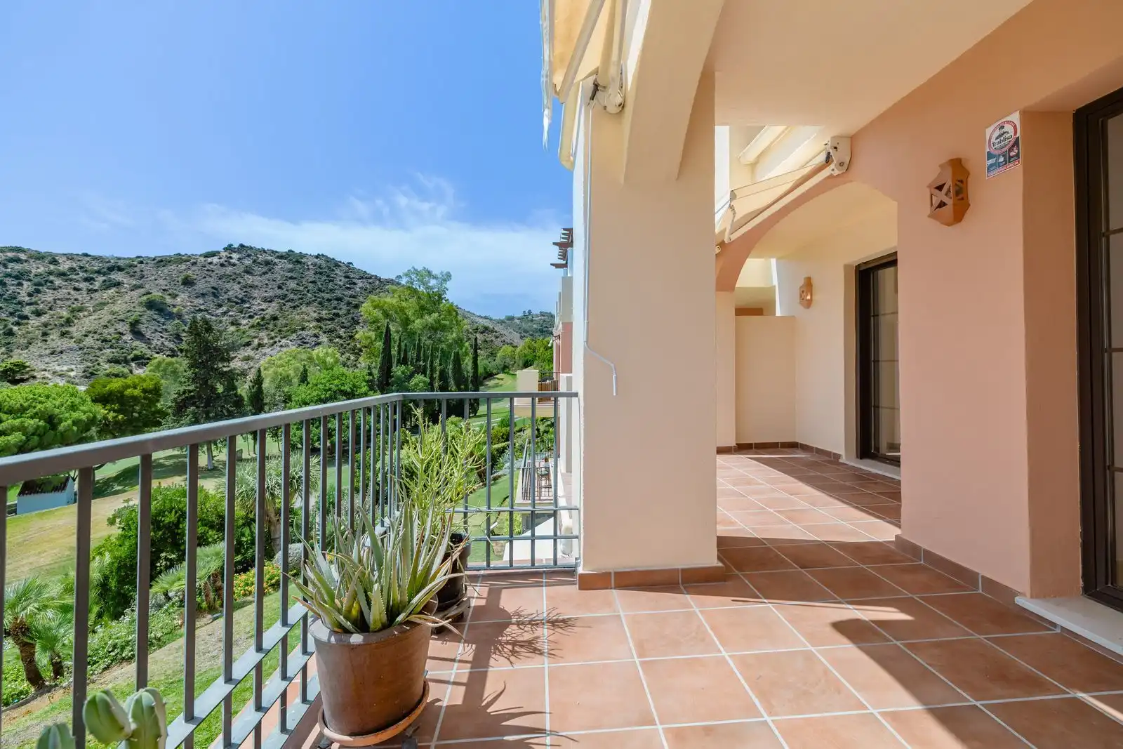 Terrace of Flat for sale in Benahavís  with Air Conditioner, Terrace and Alarm