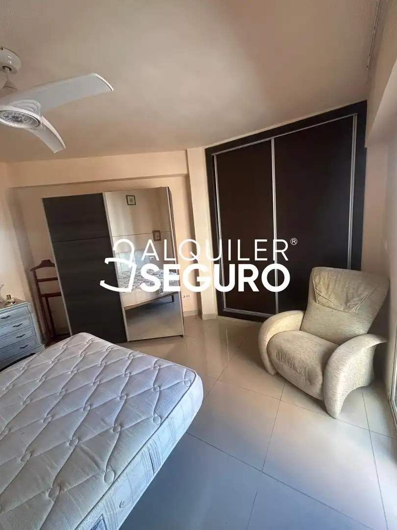 Habitación de Piso de alquiler en Granada con Aire acondicionado, Calefacción y Terraza