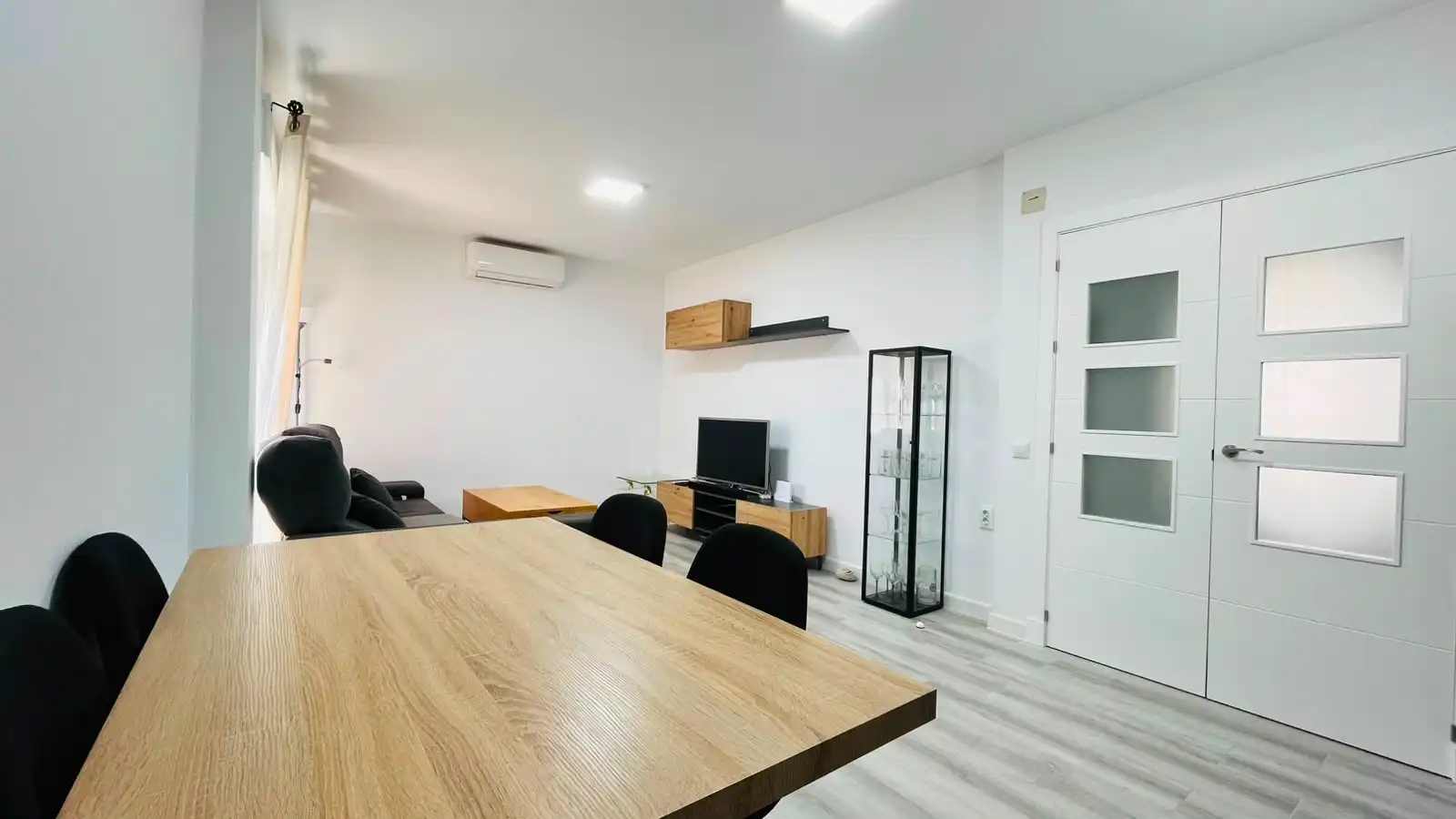 Wohnzimmer von Wohnung zur Miete in San Fernando mit Klimaanlage, Möbliert und Ofen