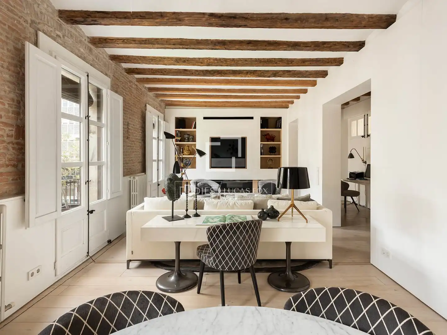Living room of Flat for sale in Ciutat Vella