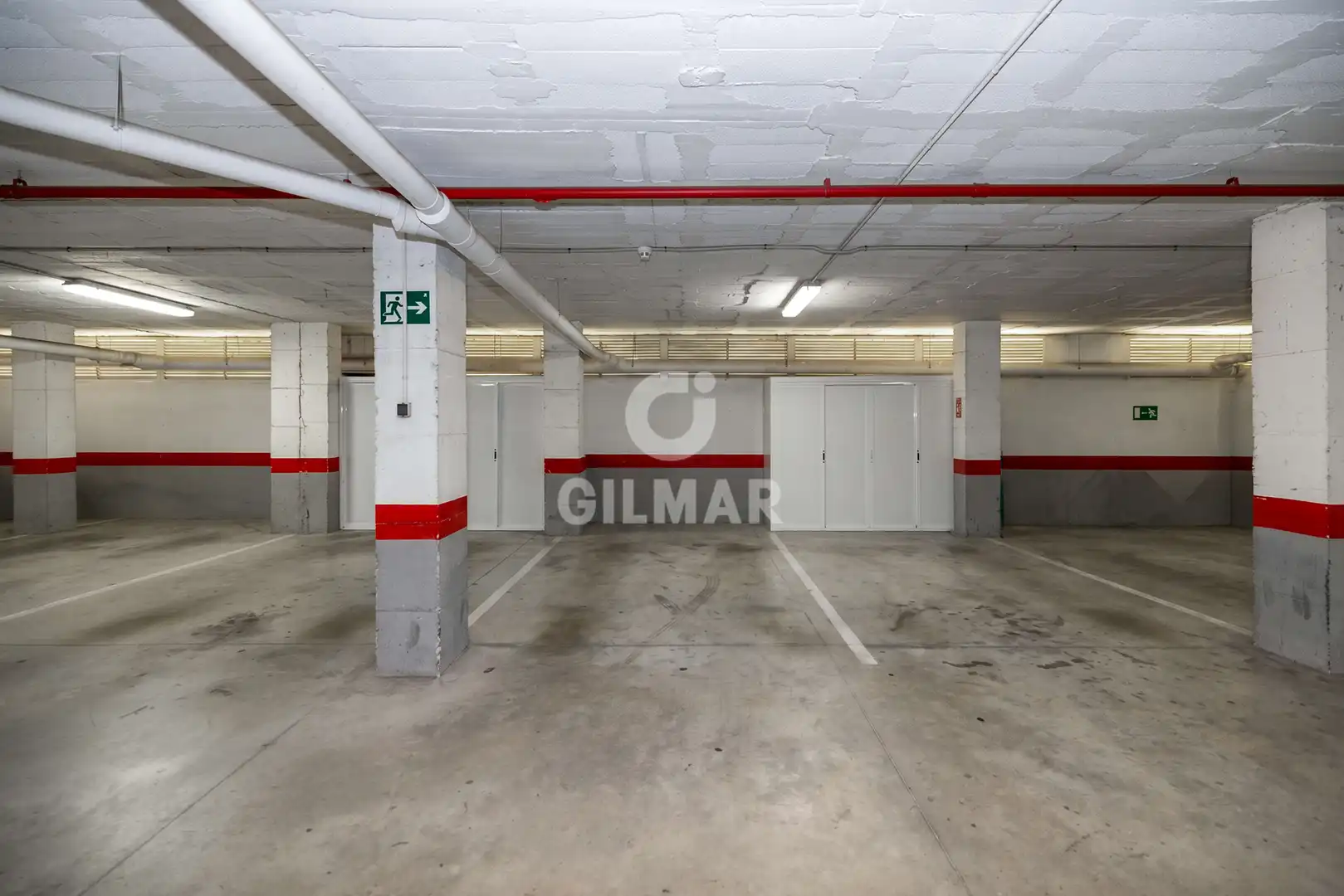 Parking de Dúplex en venta en Benalmádena con Calefacción, Jardín privado y Piscina