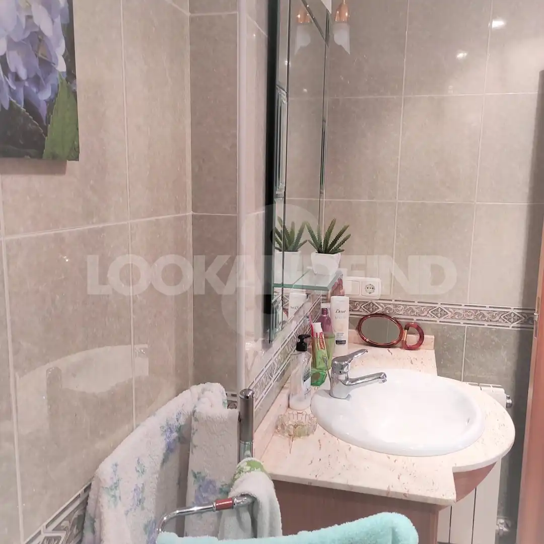 Bathroom of Flat for rent in Salamanca  with Heating, Parquet flooring and Furnished