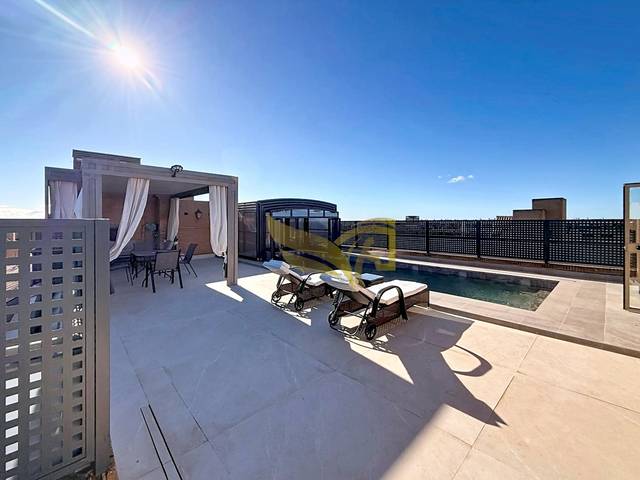 Casa adosada en Venta en La Finca