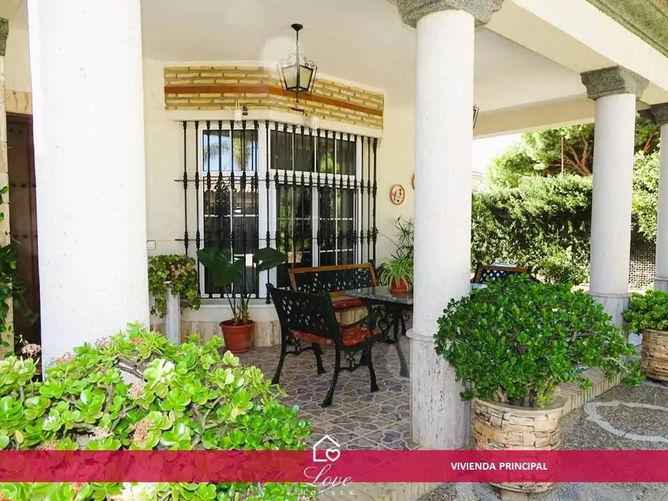 Exterior view of Houses for sale in Chiclana de la Frontera  with Air Conditioner, Heating and Private garden