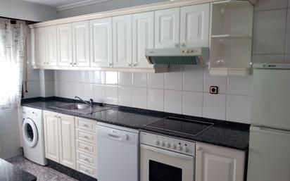 Kitchen of Flat to rent in Ourense Capital   with Heating and Furnished