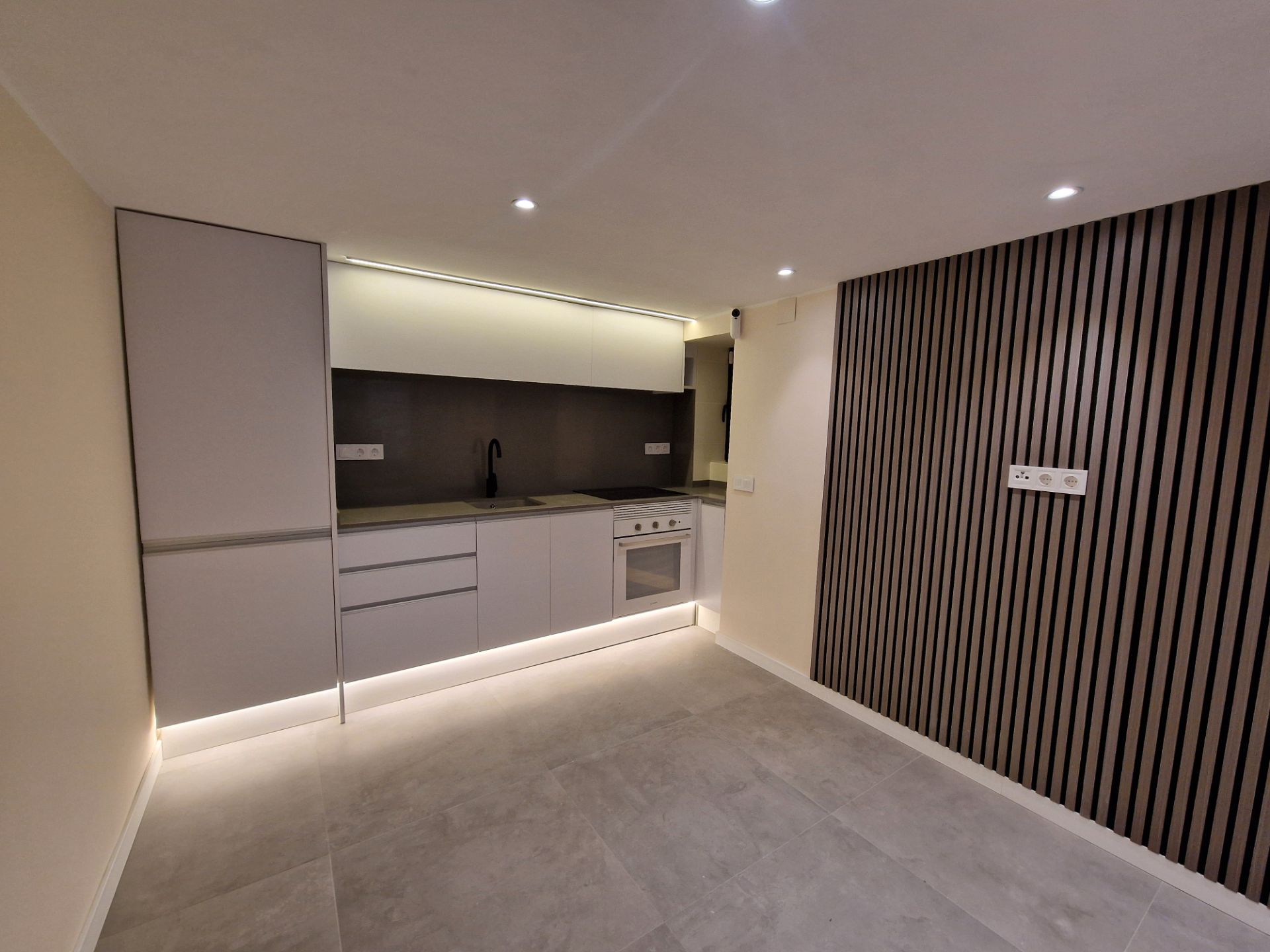 Study for sale in  Barcelona Capital  with Oven and Alarm