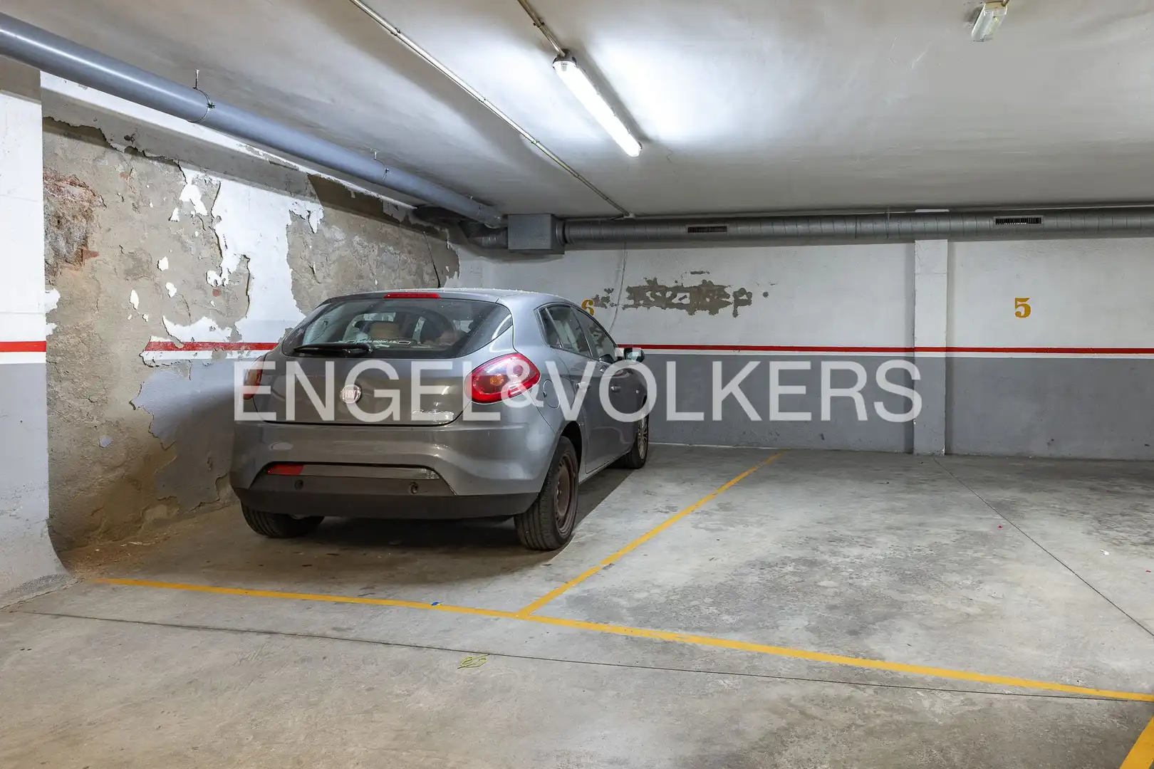 Parking de Piso en venta en Terrassa con Aire acondicionado, Calefacción y Terraza
