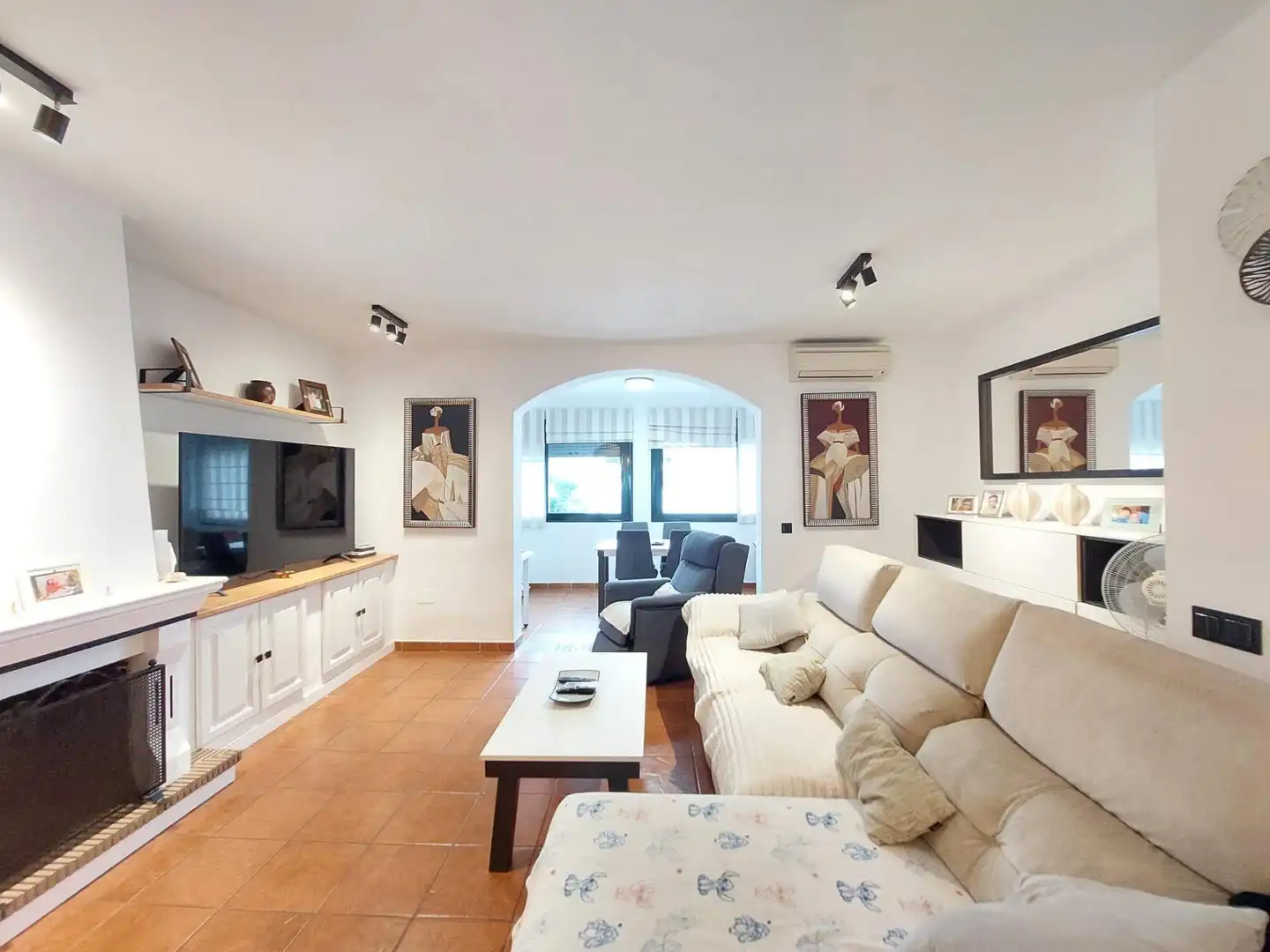 Living room of Detached homes for sale in Benahavís  with Air Conditioner, Heating and Private garden