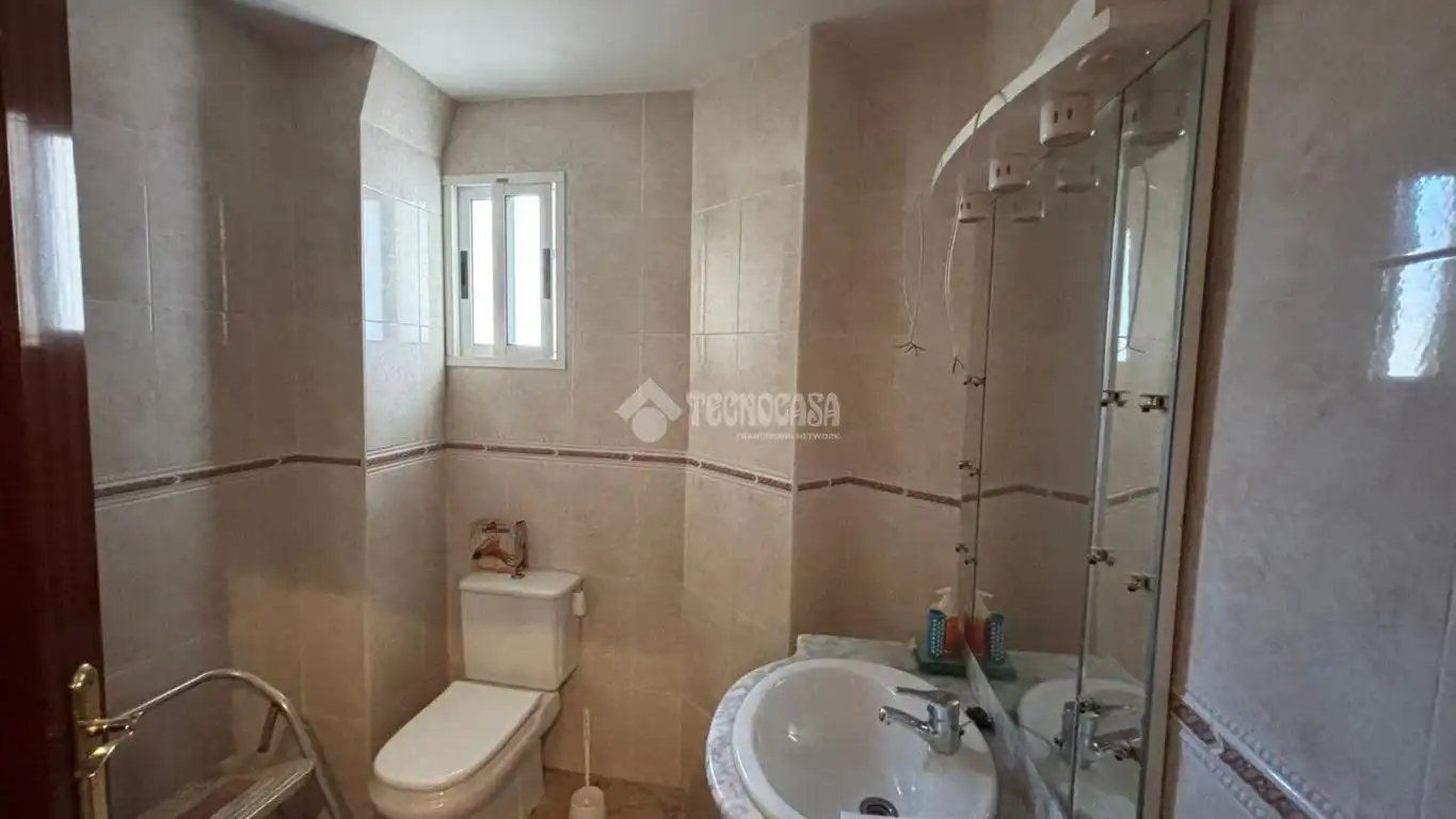 Baño de Piso en venta en Jaén con Balcón