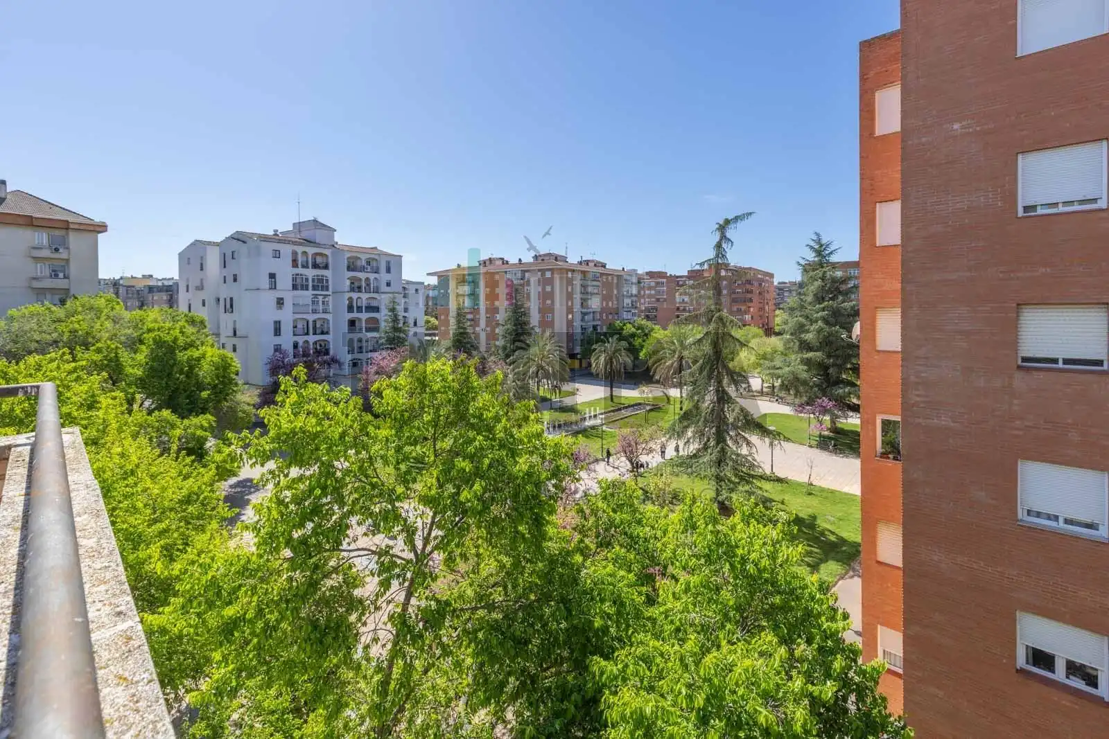 Außenansicht von Wohnung zum Verkauf in Badajoz mit Klimaanlage, Heizung und Terrasse