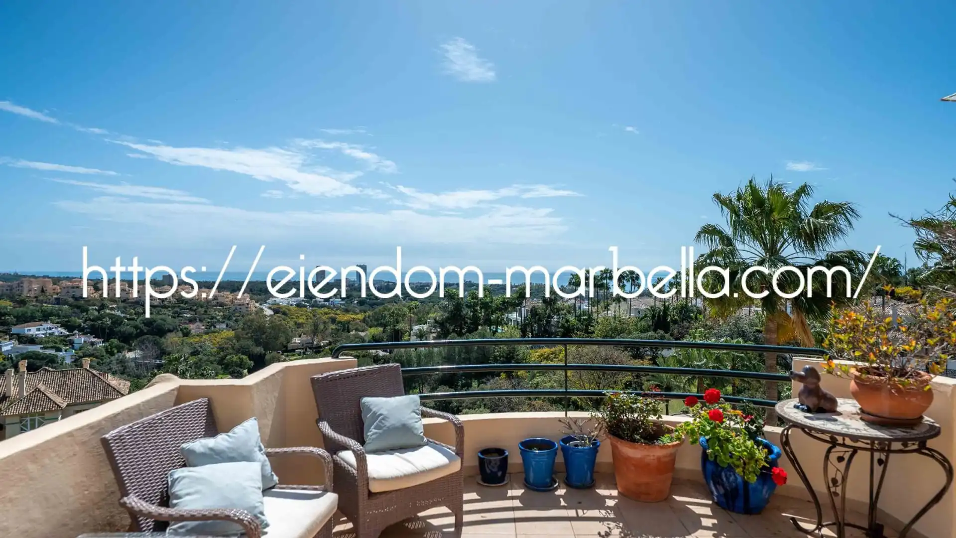 Jardín de Dúplex en venta en Marbella con Aire acondicionado, Terraza y Trastero