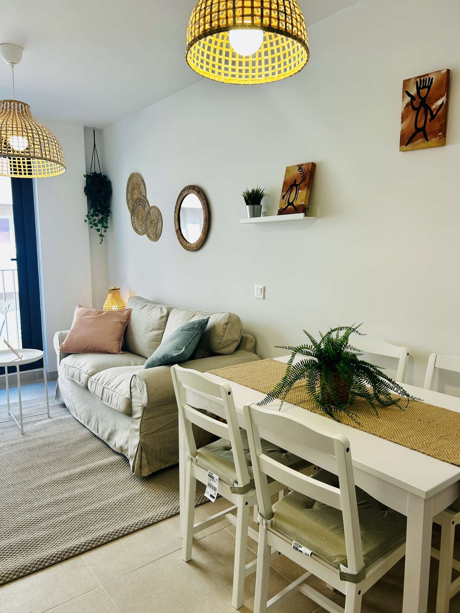 Living room of Study to share in  Valencia Capital  with Air Conditioner and Terrace