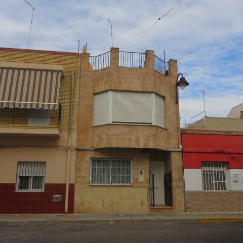 Casa adosada en Venta en C/ Santisimo Cristo en Aldaia