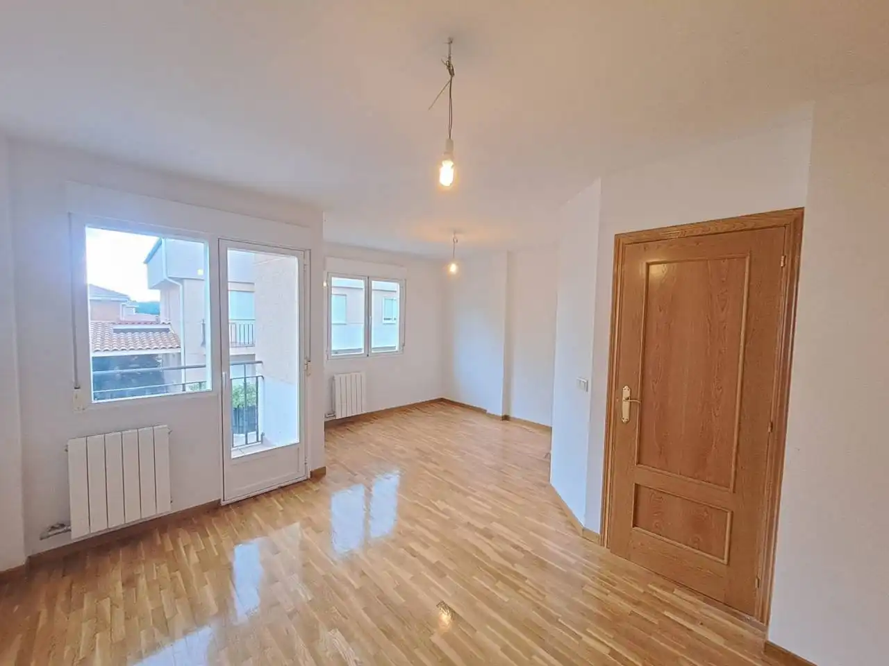 Sala d'estar de Casa adosada en venda en Merindad de Río Ubierna amb Calefacció, Jardí privat i Terrassa