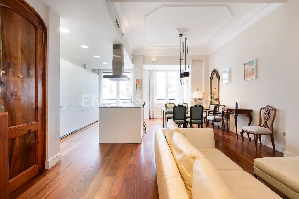 Sala d'estar de Pis de lloguer en Valencia amb Aire condicionat, Calefacció i Parquet