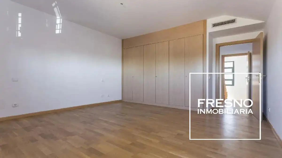 Habitación de Casa adosada en venta en Rivas-Vaciamadrid con Jardín privado