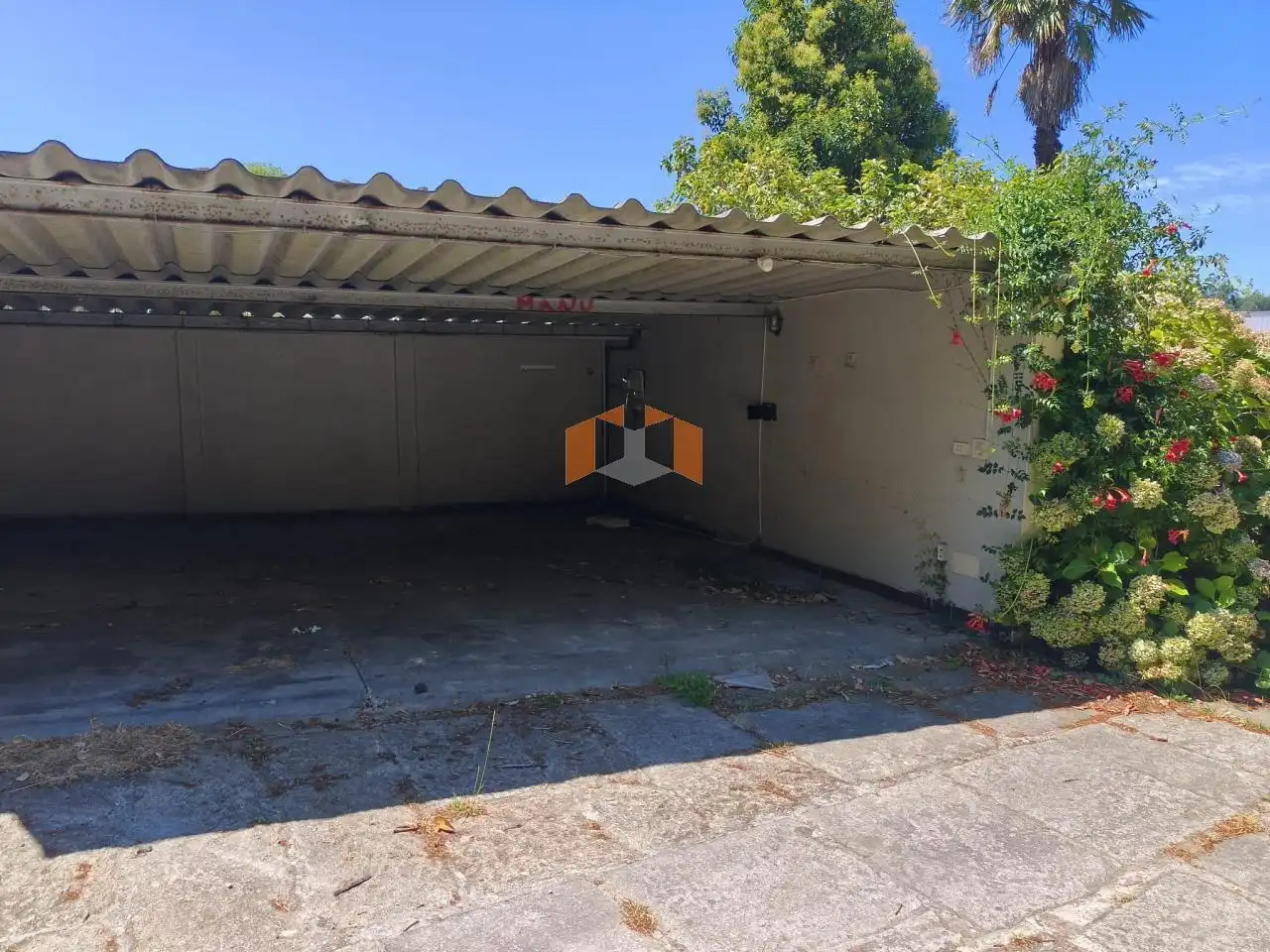 Parking de Casa o chalet en venta en Vigo  con Calefacción, Jardín privado y Parquet