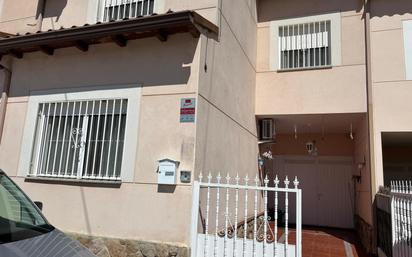 Exterior view of Single-family semi-detached for sale in San Román de los Montes  with Air Conditioner