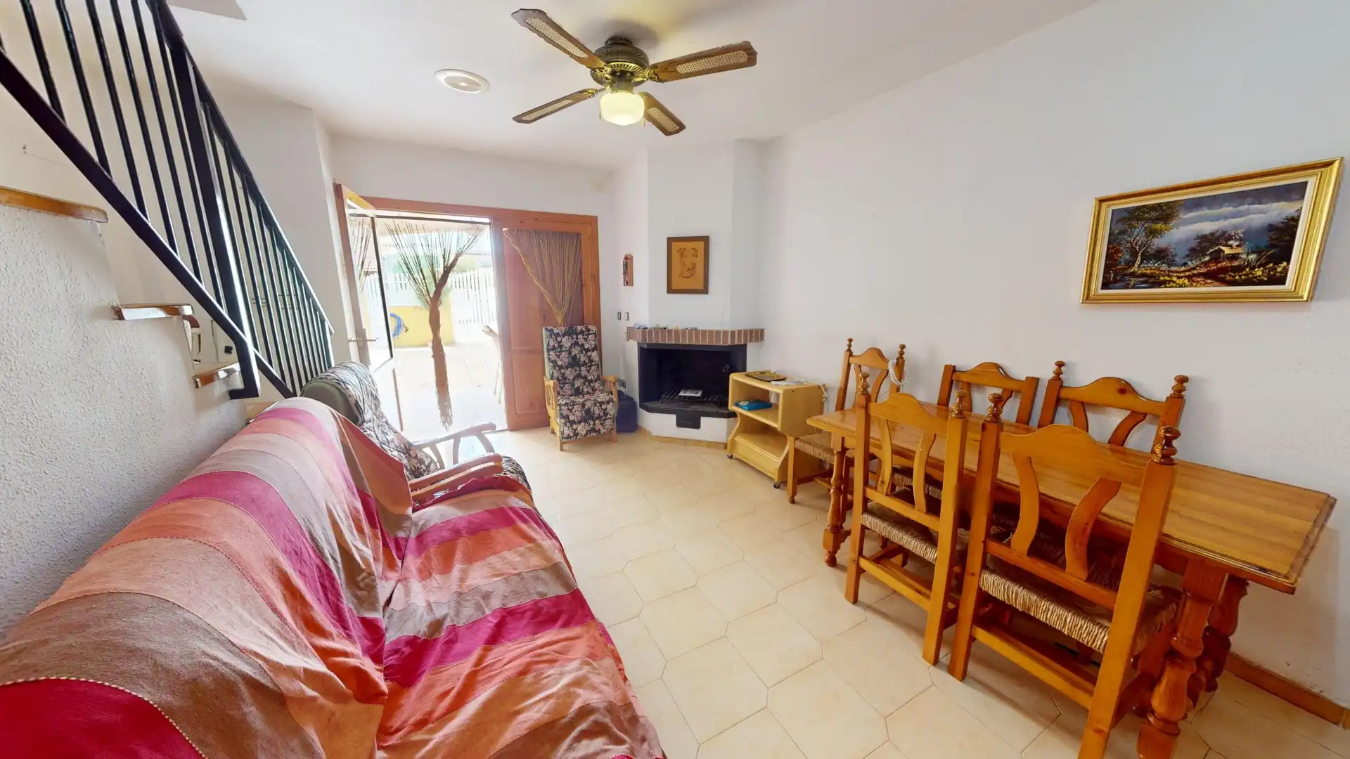 Sala d'estar de Casa o xalet en venda en Los Alcázares amb Aire condicionat, Terrassa i Moblat