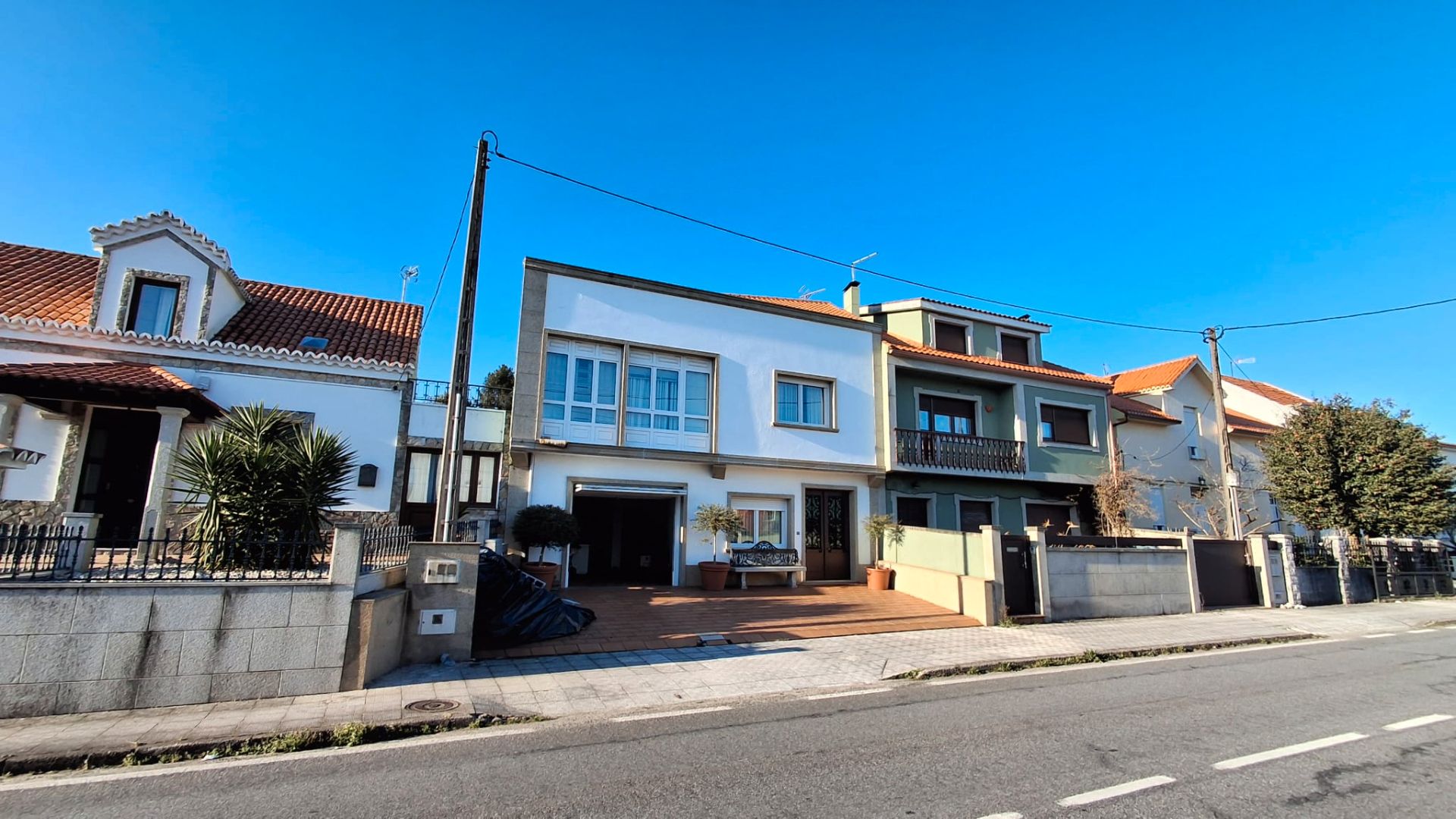 Vista exterior de Casa o xalet en venda en A Pobra do Caramiñal amb Aire condicionat, Calefacció i Jardí privat