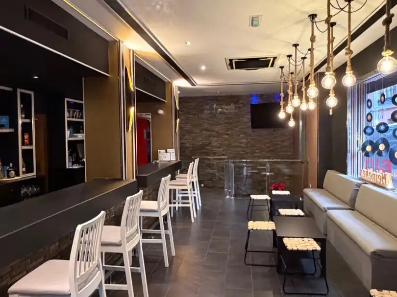 Local comercial en traspaso en General almirante 12, imagen 7