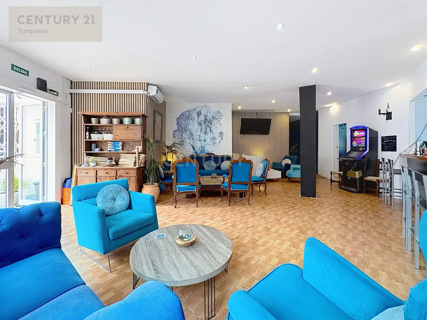 Living room of Commercial properties for transfer in Benalmádena  with Air Conditioner