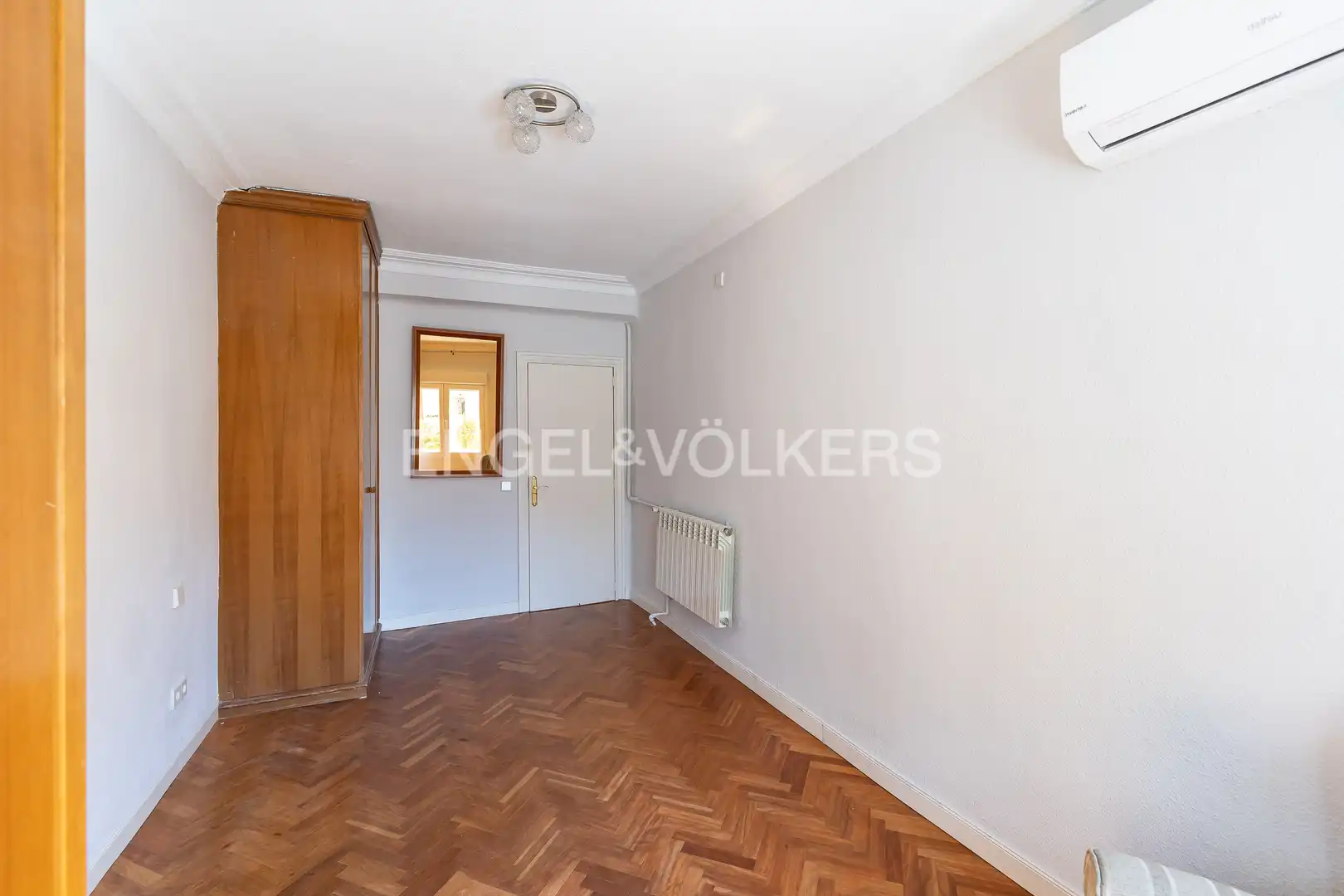 Schlafzimmer von Wohnung zur Miete in Madrid mit Klimaanlage, Heizung und Parkett