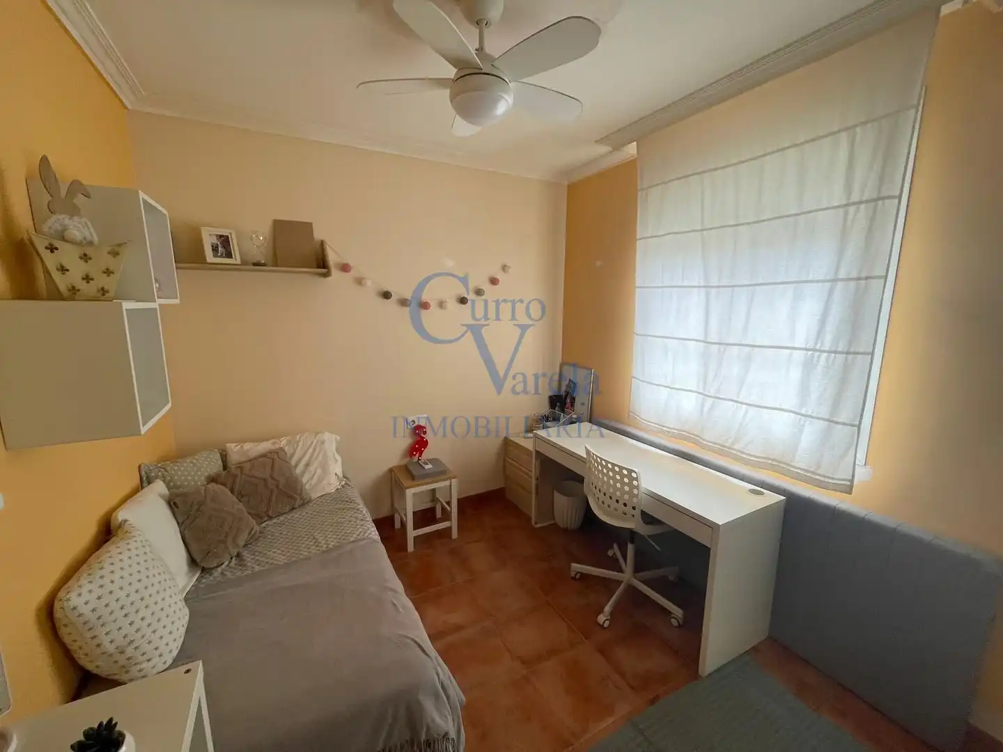 Schlafzimmer von Einfamilien-Reihenhaus zum Verkauf in Dos Hermanas mit Klimaanlage, Heizung und Abstellraum