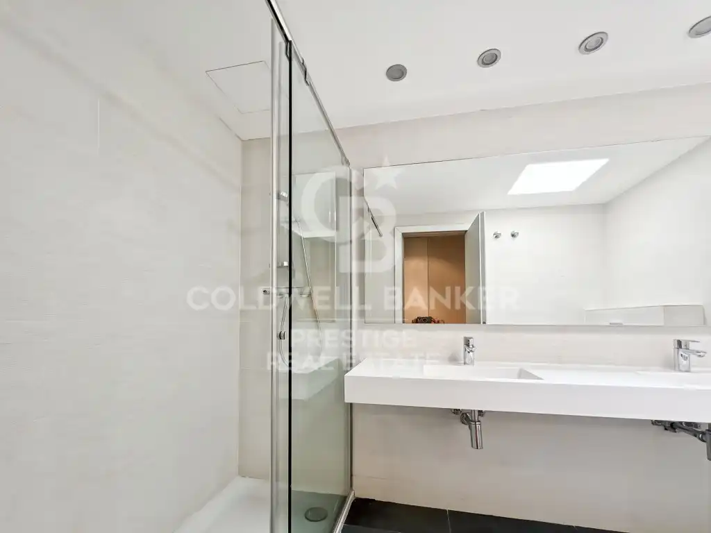 Baño de Casa o chalet en venta en Barcelona con Terraza y Piscina