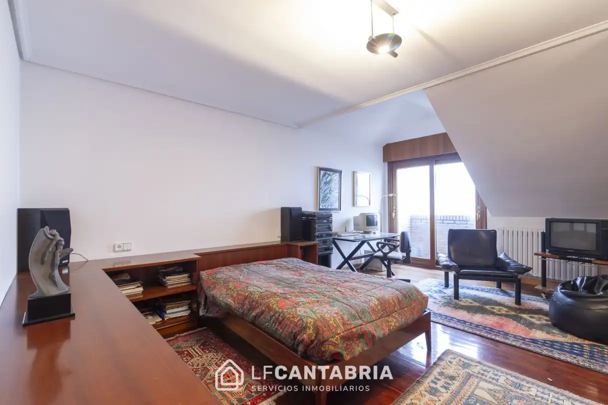 Habitación de Dúplex en venta en Santander con Calefacción y Terraza